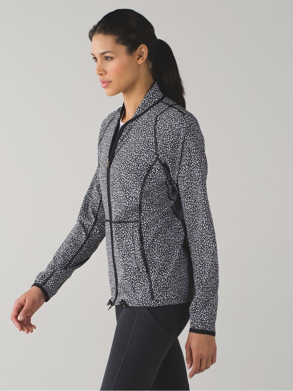 Lululemon Reversible Real Quick Jacket in Heathered Texture Printed Coal/Black